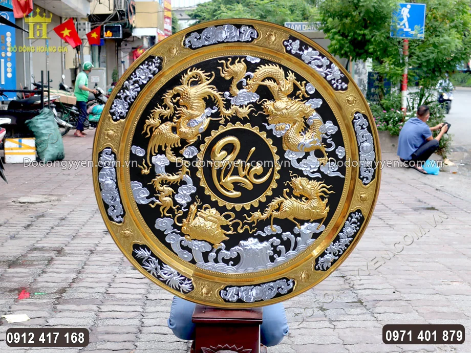 Nền tranh sơn đen v&ocirc; c&ugrave;ng nổi bật